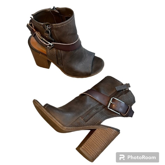 DV BY DOLCE VITA PEEP TOE & HEEL 4” HEELED SIDE ZIP ANKLE BOOTS, SIZE 6.5 - Picture 6 of 9